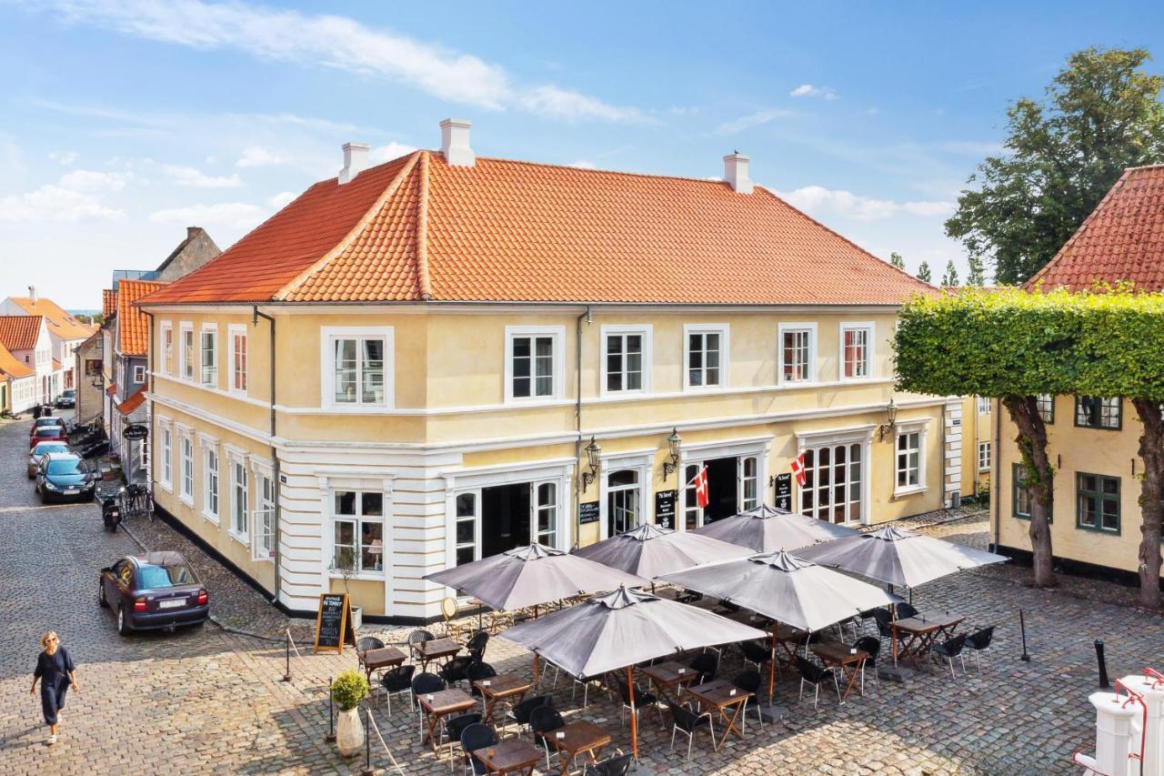 Hotel Pa Torvet Ærøskøbing Екстериор снимка