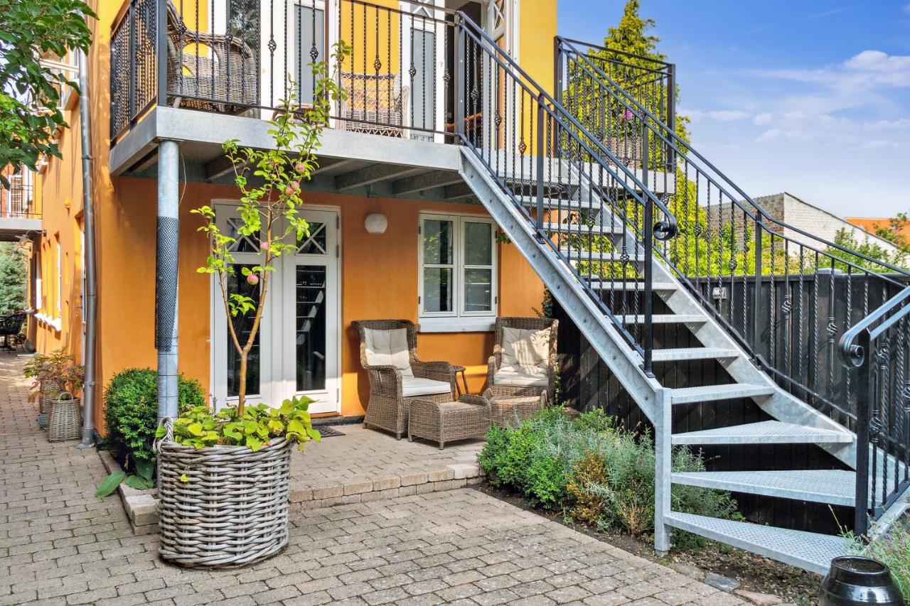 Hotel Pa Torvet Ærøskøbing Екстериор снимка