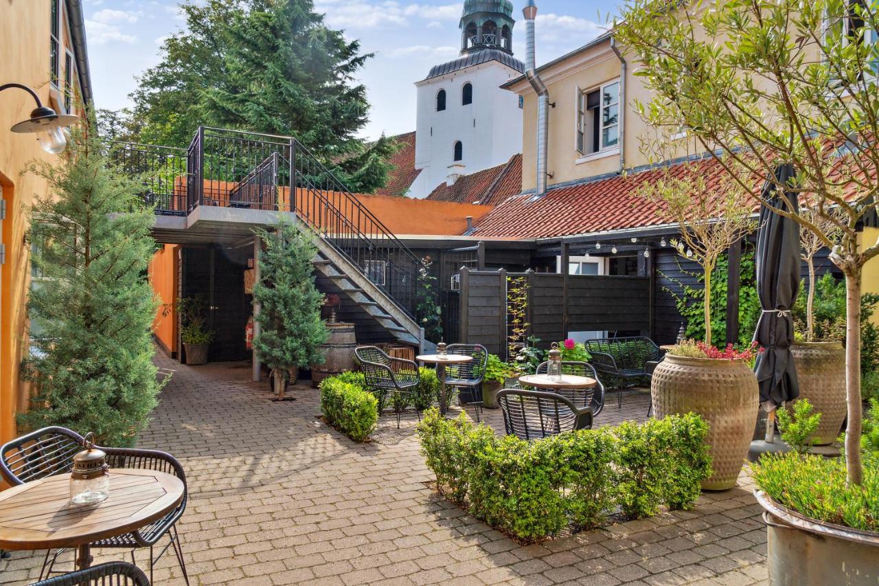 Hotel Pa Torvet Ærøskøbing Екстериор снимка